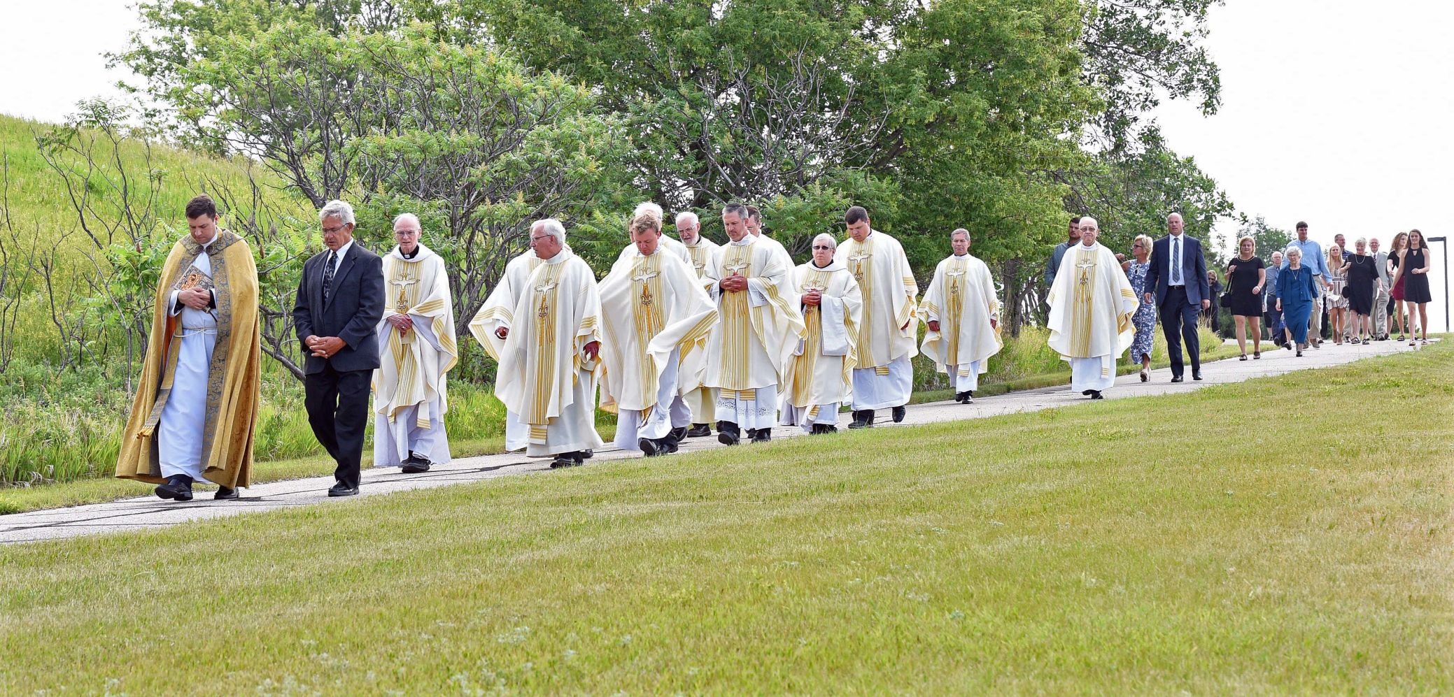 063020-nws-burial2.jpg